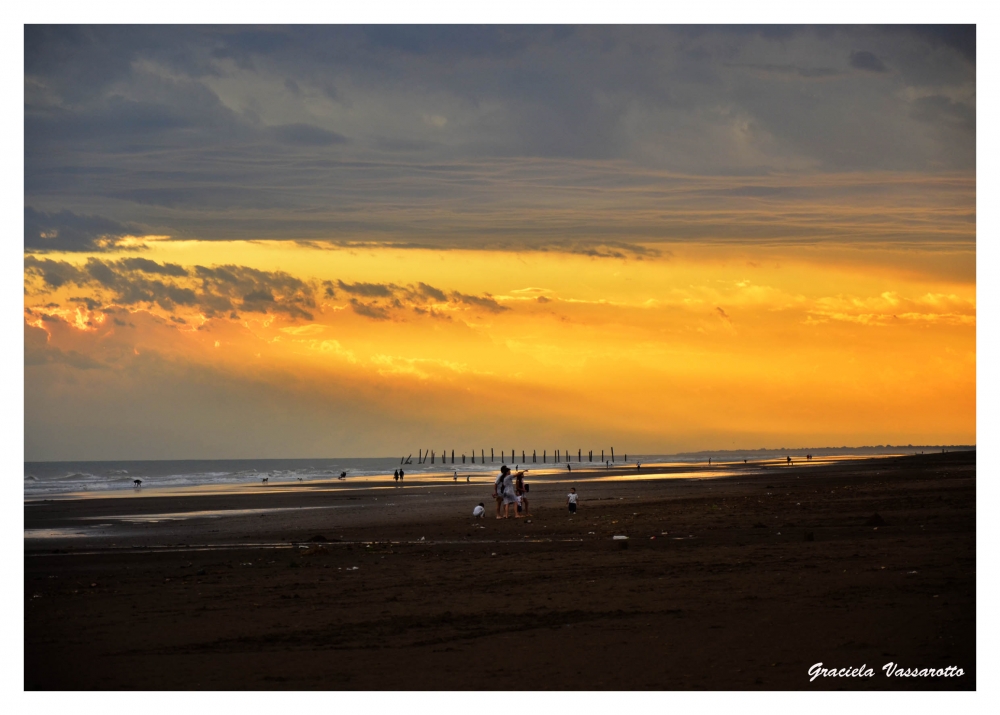 "`Aquel atardecer`" de Graciela Del Rosario Vassarotto