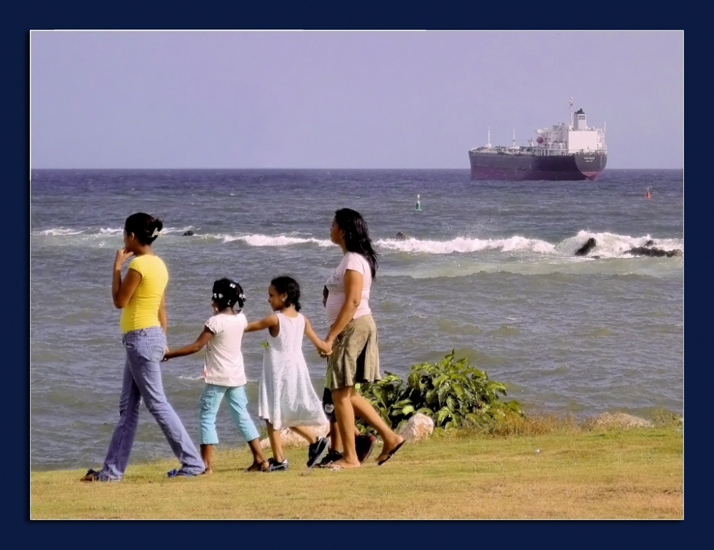 "De paseo junto al mar ruidoso" de Silvia Ferro