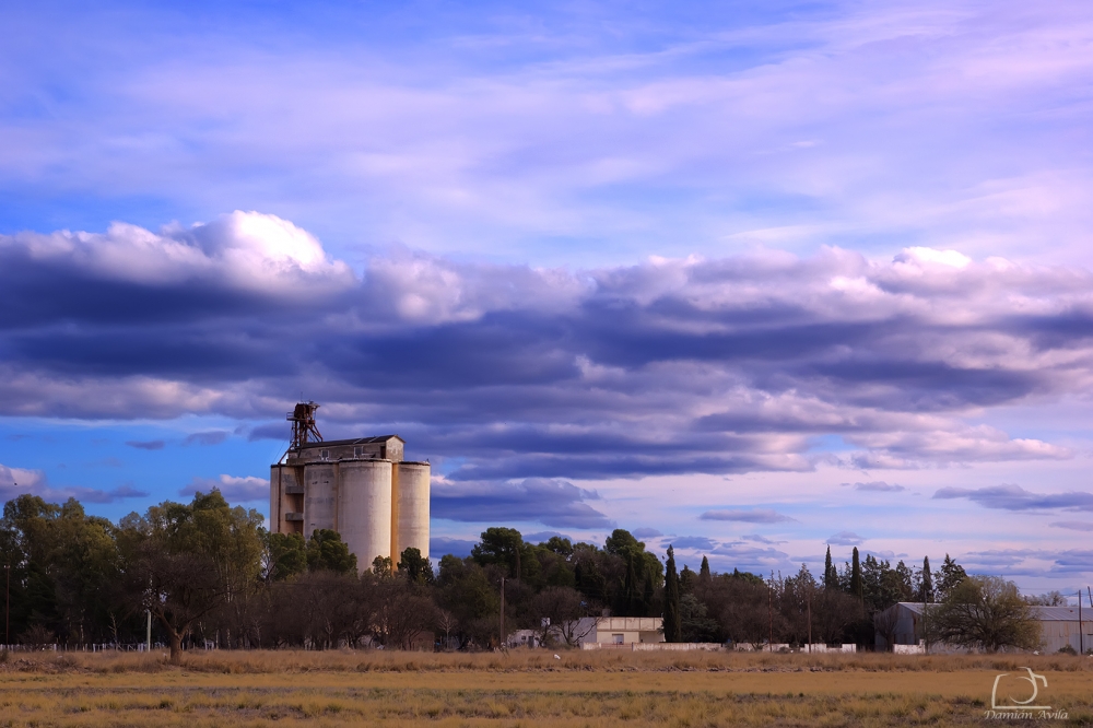 "Los silos abandonados" de Damin Avila