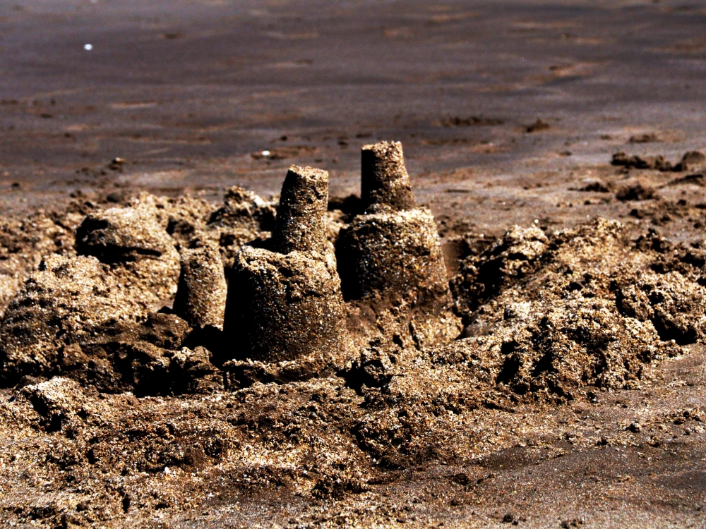 "Ruinas de un castillo sobre el mar" de Miguel Fernandez Medina ( Elfs )