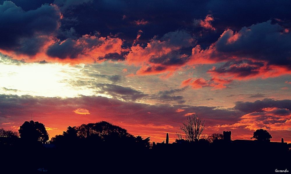 "Atardecer en la ciudad" de German Dalessandro