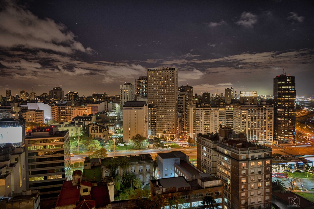 "Buenos Aires nocturno" de Carlos Larandaburu