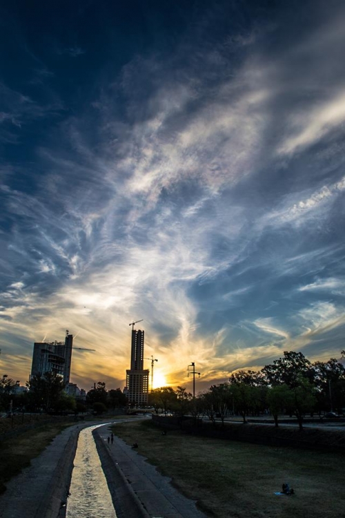 "Entre la tierra y el cielo..." de Walter M. Baigorria