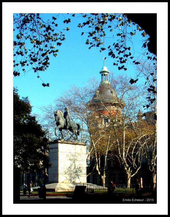 "Monumento" de Emilio Echesuri