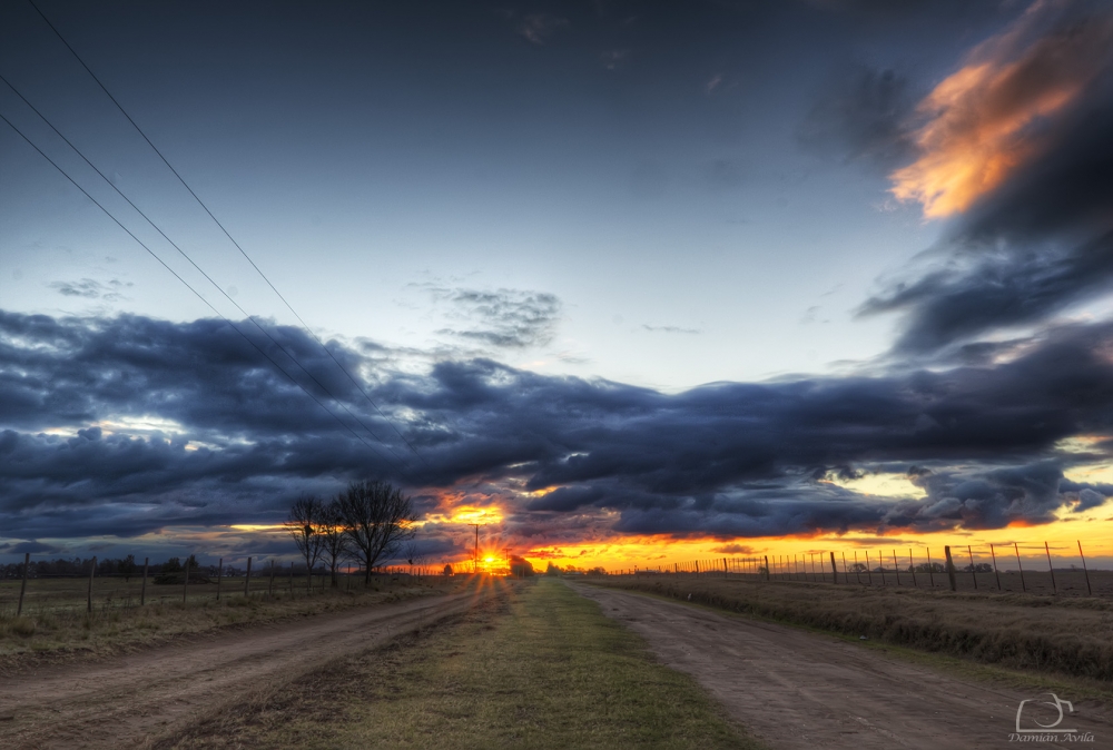 "Hacia el atardecer." de Damin Avila