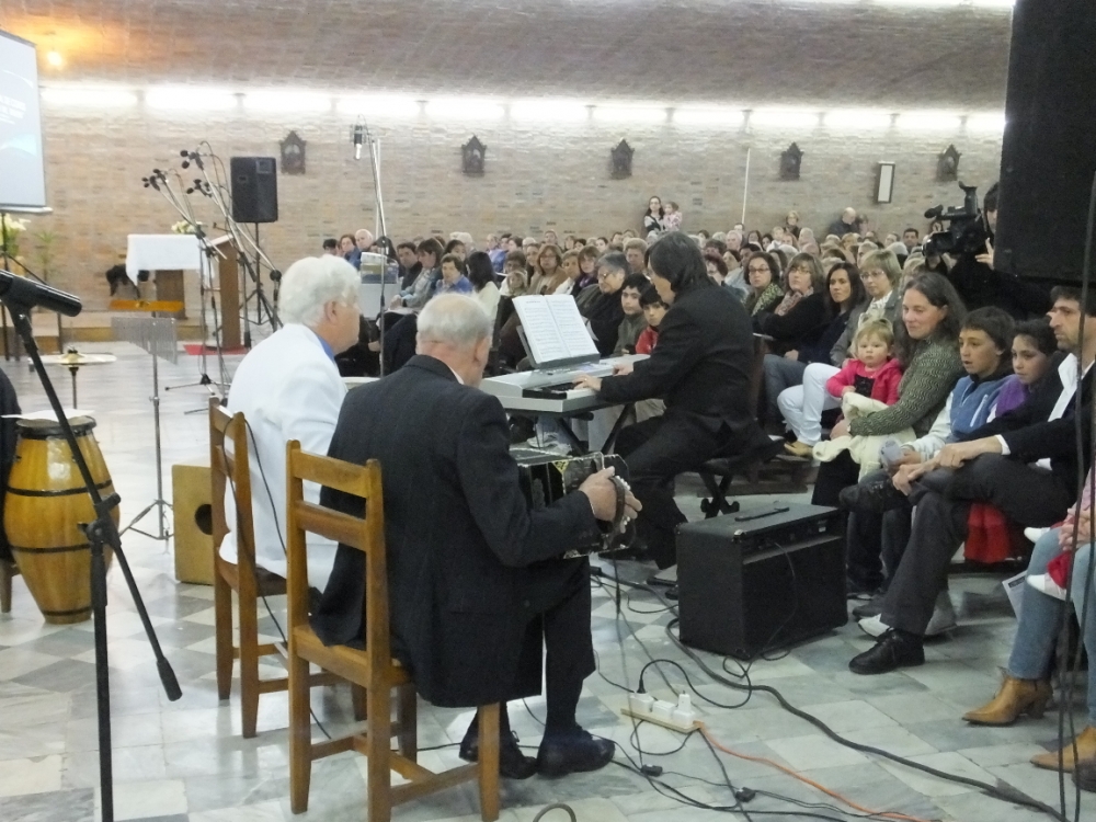 "Y el tango cop la iglesia" de Juan Fco. Fernndez