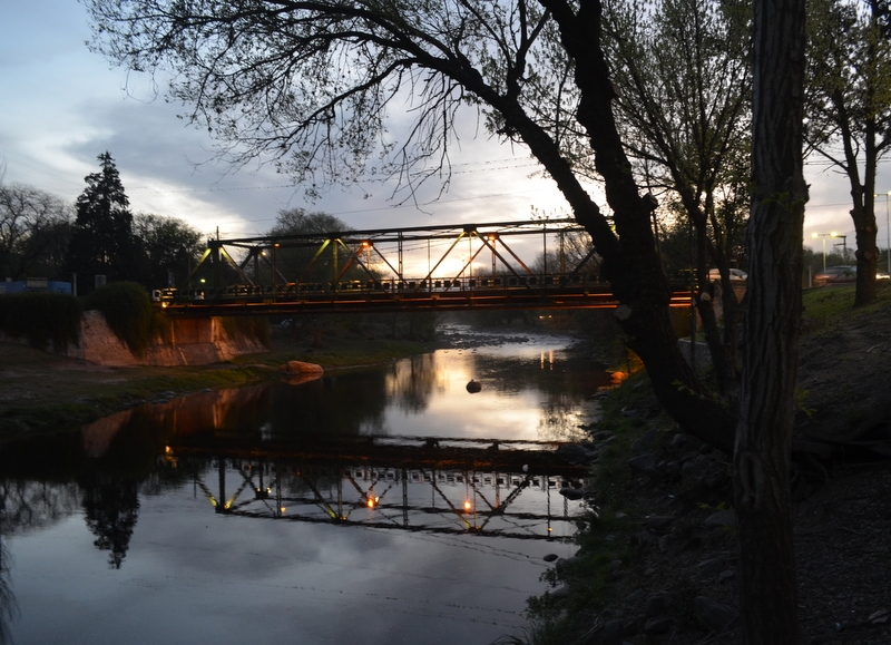 "Atardecer en el Puente de Hierro" de Jorge Berterretch