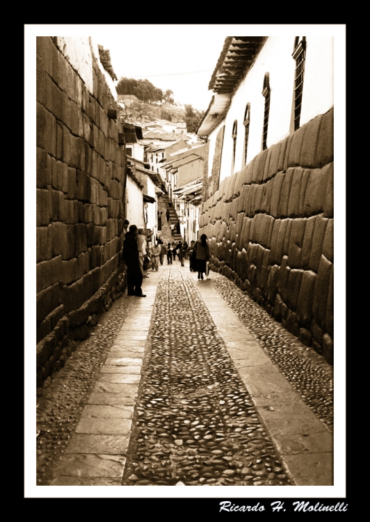 "Callejuela de Cuzco" de Ricardo H. Molinelli