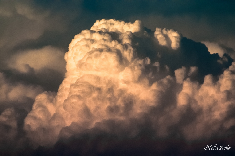 "Es una nube..." de Stella Avila