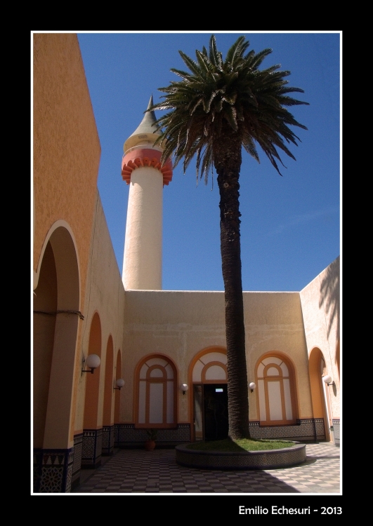 "El patio del museo" de Emilio Echesuri