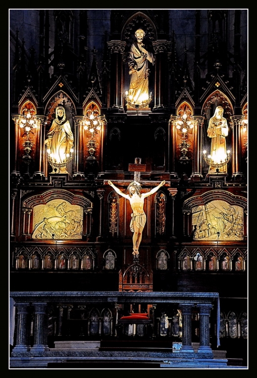 "Altar Mayor, Sede y Retablo" de Cristian de Los Rios