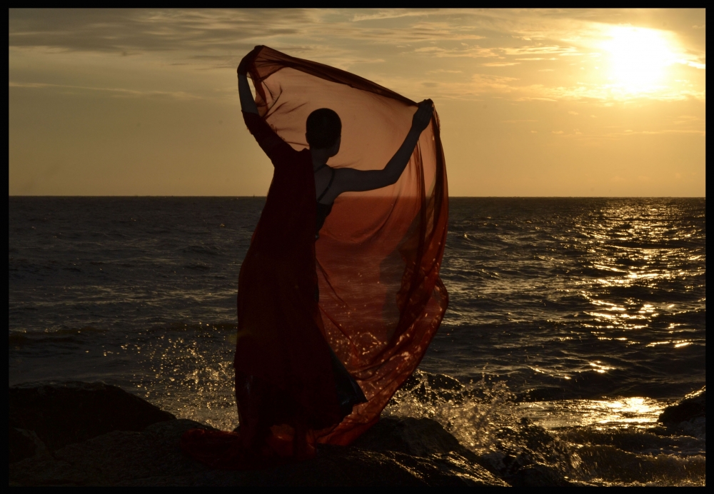 "atrapando el sol" de Adriana Elizalde