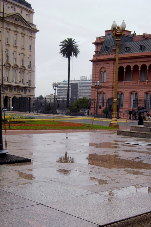 "reflejos en la plaza" de Ricardo Clodomiro Torres