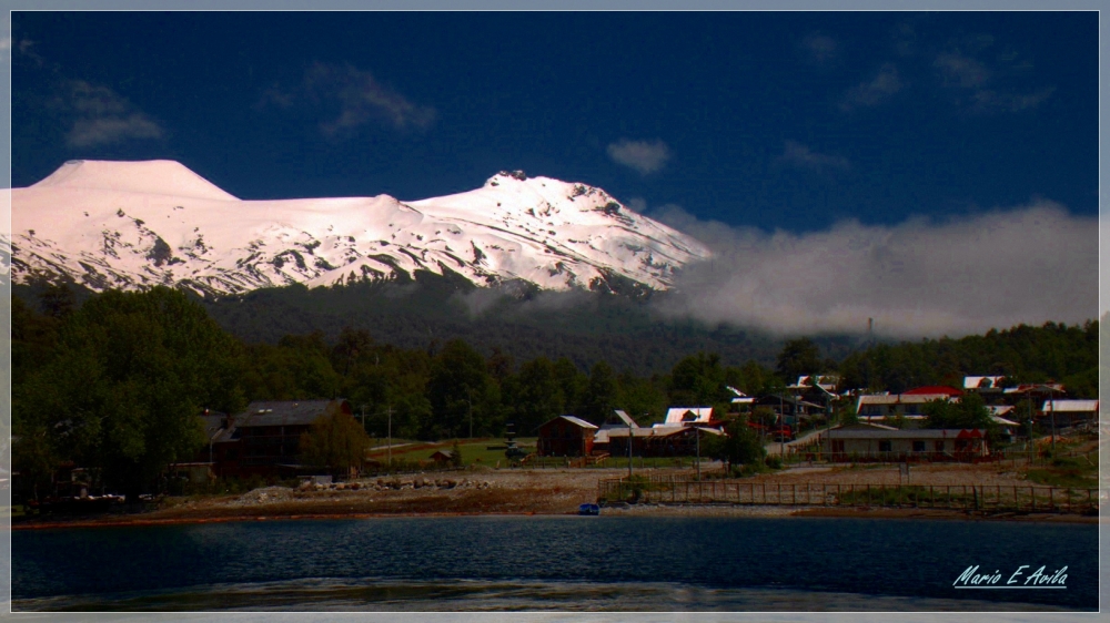 "volcan el mocho... pto fuy ---- chile" de Mario Edgardo Avila