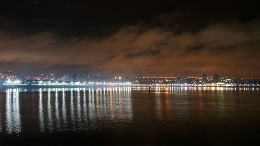 "anochecer en puerto montt" de Ruben Alex Villarroel