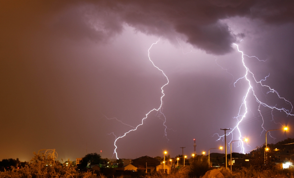 "Tormenta Electrica" de Sebastin Navarro Lehoux