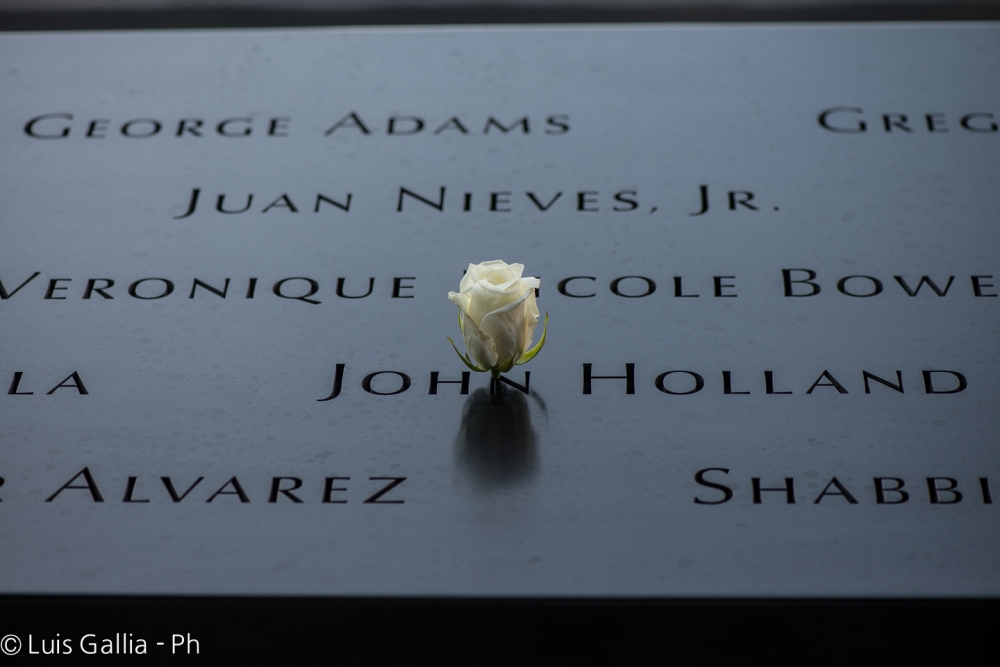 "Memorial 9/11 World Trade Center Ground Zero" de Luis Gallia