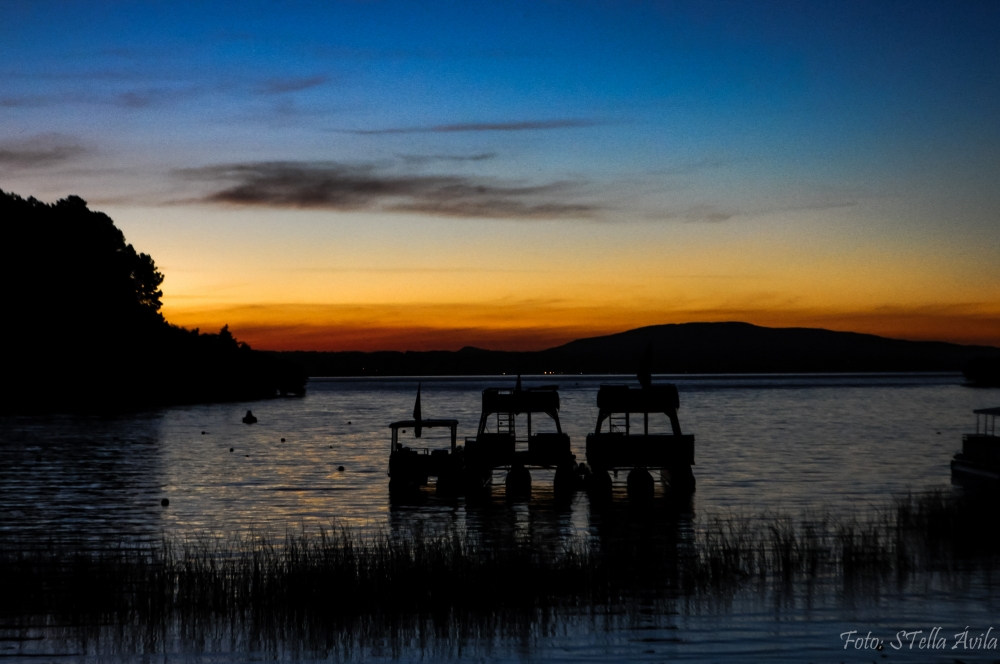 "Luces y sombras del Lago Villarrica" de Stella Avila