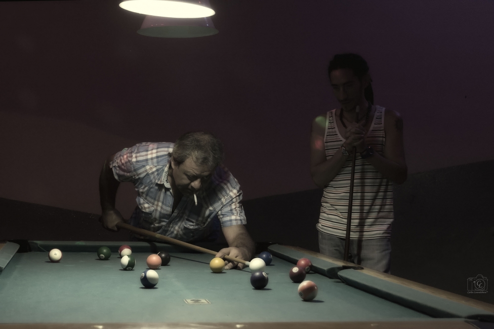 "Noche de Pool" de Carlos Larandaburu