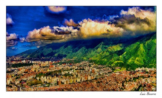 "Foto aerea de Caracas" de Luis Becerra