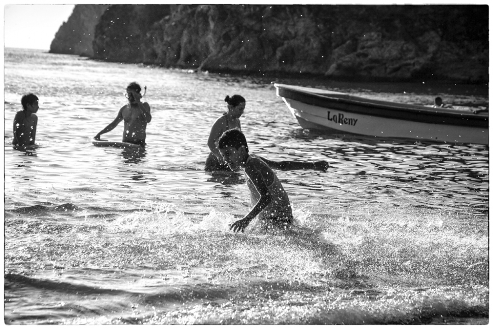 "Ldico atardecer en el agua." de Fernando Castellanos