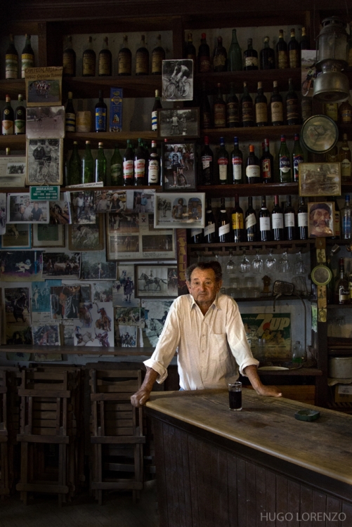 "En la barra" de Hugo Lorenzo