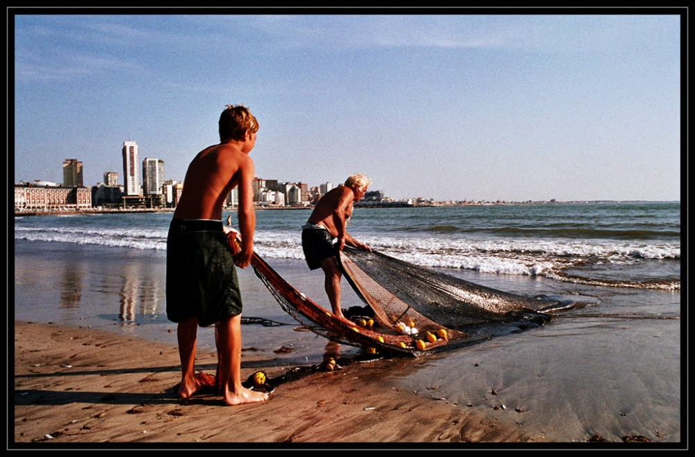 "Un da de pesca en Mar del Plata" de Mascarenhas Cmara. Juan de Brito