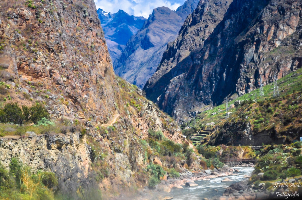 "Una fraccin de Cordillera" de Stella Avila