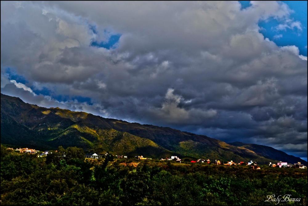 "Entre sierras y nubes!!!!" de Maria Laura Bausa