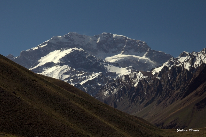 "Y llegamos al Aconcagua" de Fabian Biondi