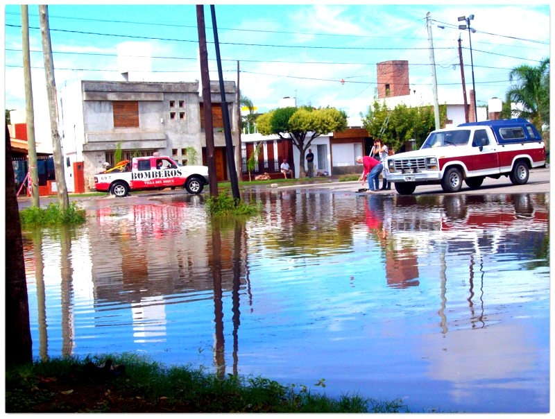 "Inundacion" de Viviana Marquez Ruiz