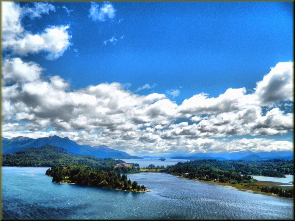 "Azules Verdes y Cielo........" de Maria Calvo