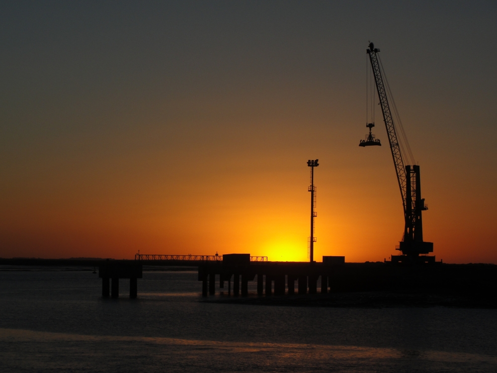 "Atardecer en el puerto de Ingeniero White" de Luciana Mara Piovan