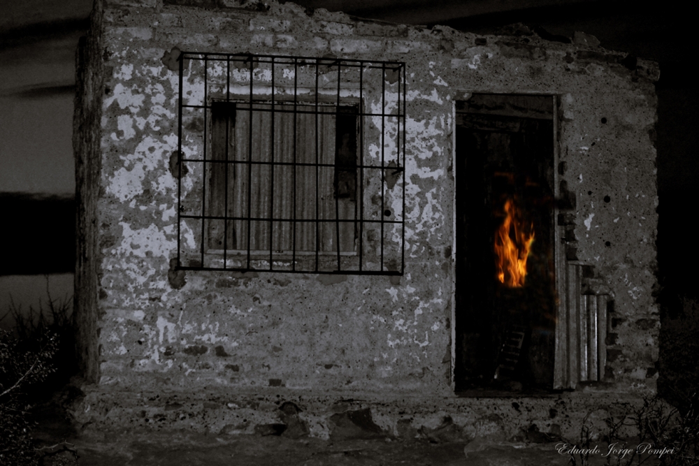 "El fuego esta encendido" de Eduardo Jorge Pompei