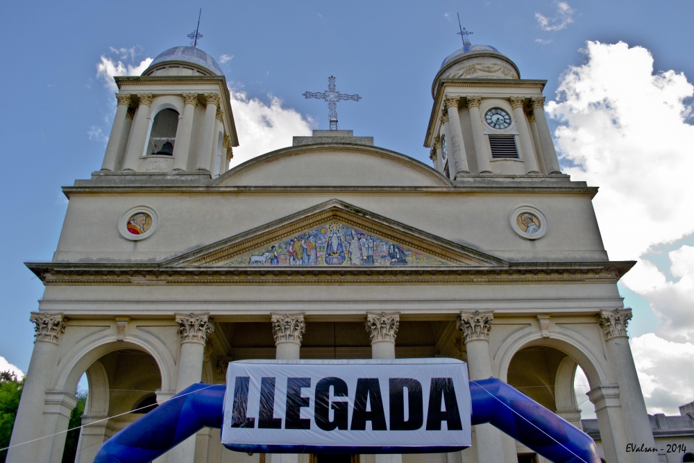 "Llegaremos?" de Eduardo Valsangiacomo