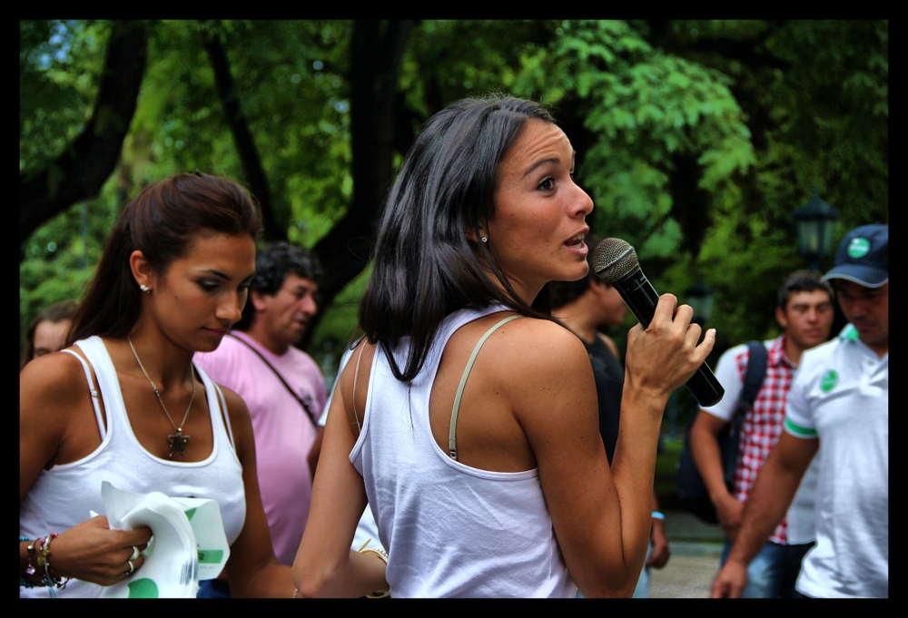 "LOCUCIOOOOON EN VIVO!!!" de Maria Eugenia Cailly (euge)