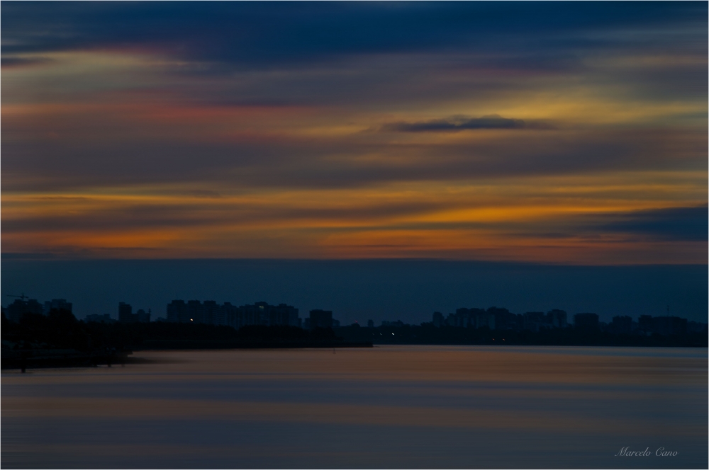 "Cielo de atardecer...en costanera.." de Marcelo Nestor Cano