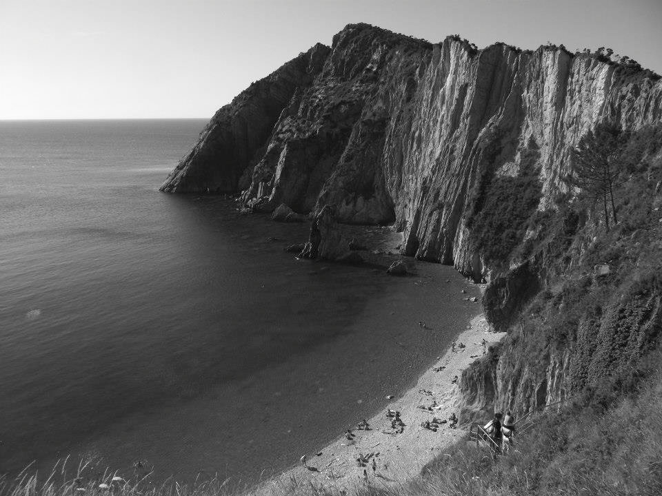 "playa del silencio" de Claudia Avalos