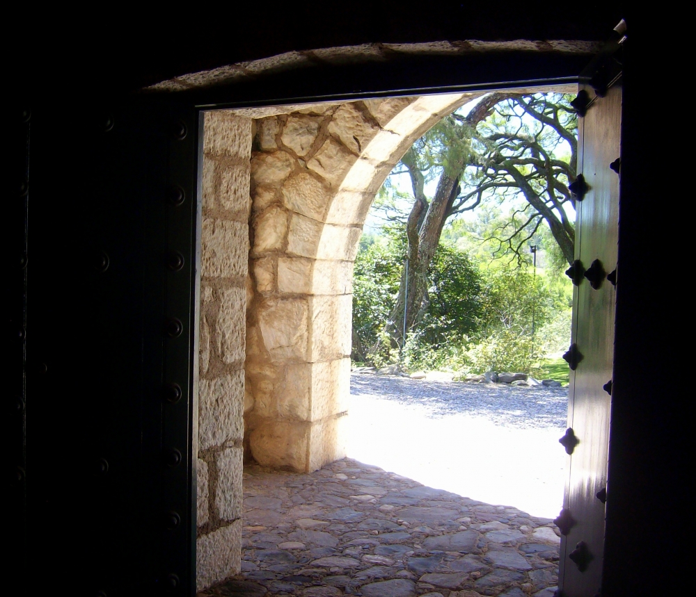 "Abriendo puertas...hay LUZ." de Mariel Fid