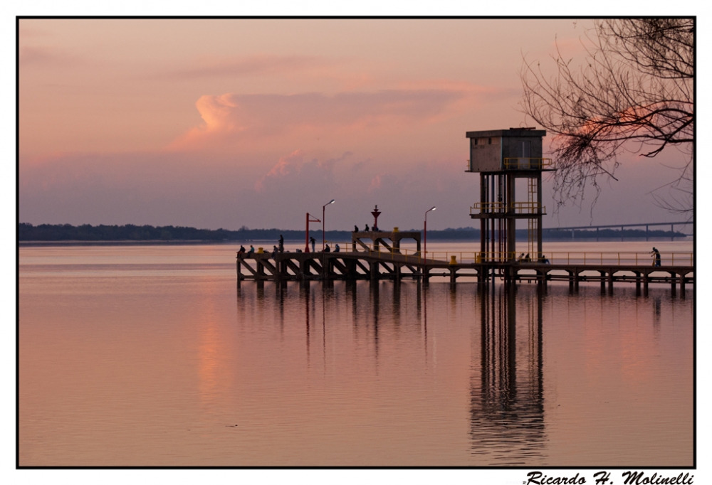 "Muelle de Pescadores III" de Ricardo H. Molinelli