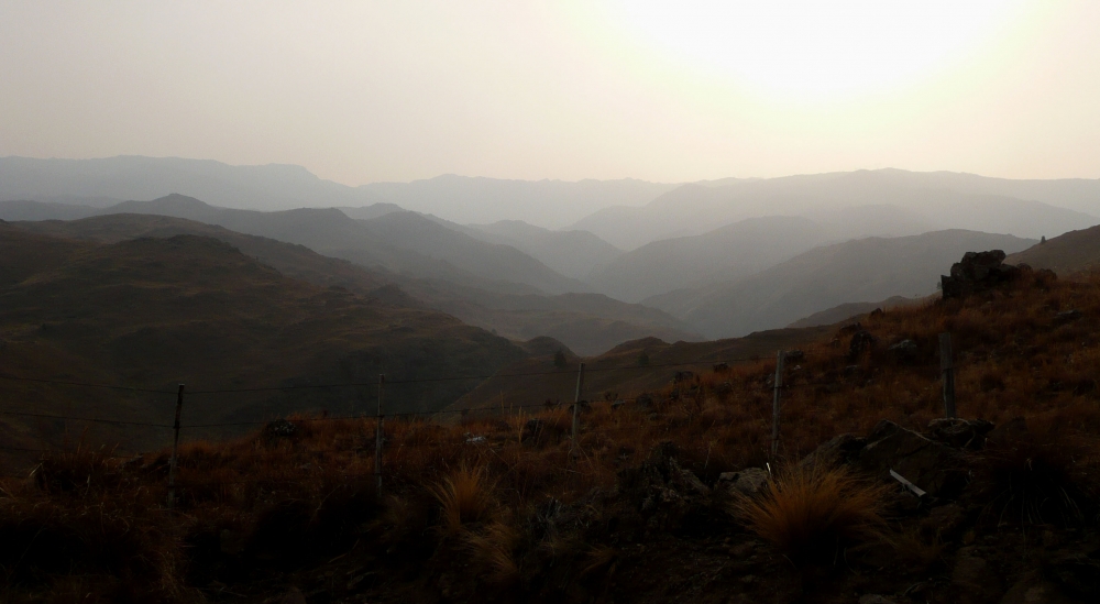 "Humo en las sierras" de Marcos Bernareggi