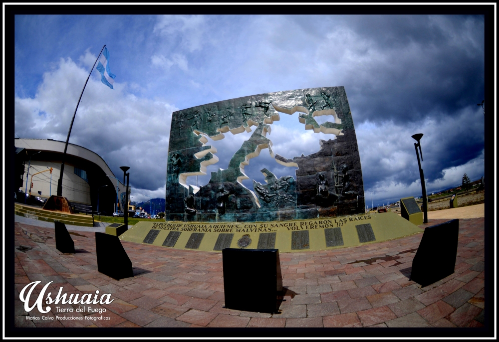 "A rezar por los que pelearon por nuestra tierra y" de Matias Calvo Producciones Fotograficas