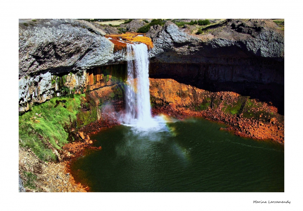 "El Salto del Agrio" de Marina Larramendy