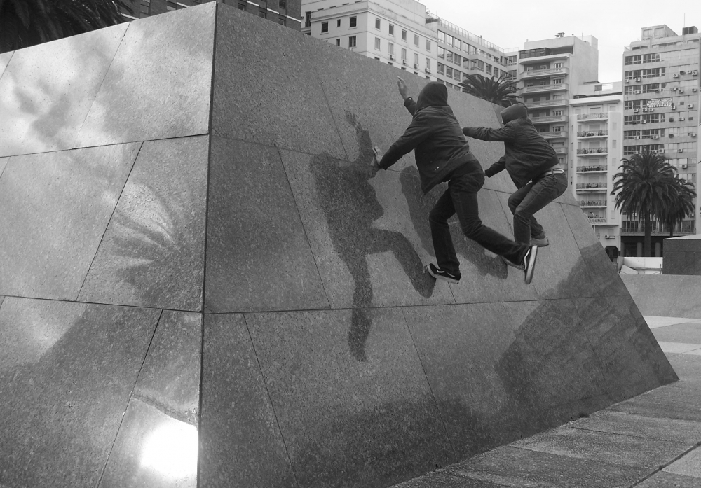 "Escalando en Montevideo" de Jos Luis Mansur