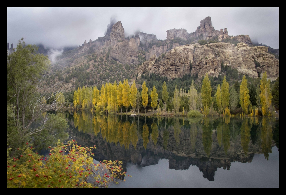 "Limay Encantado" de Ricardo Wychlo