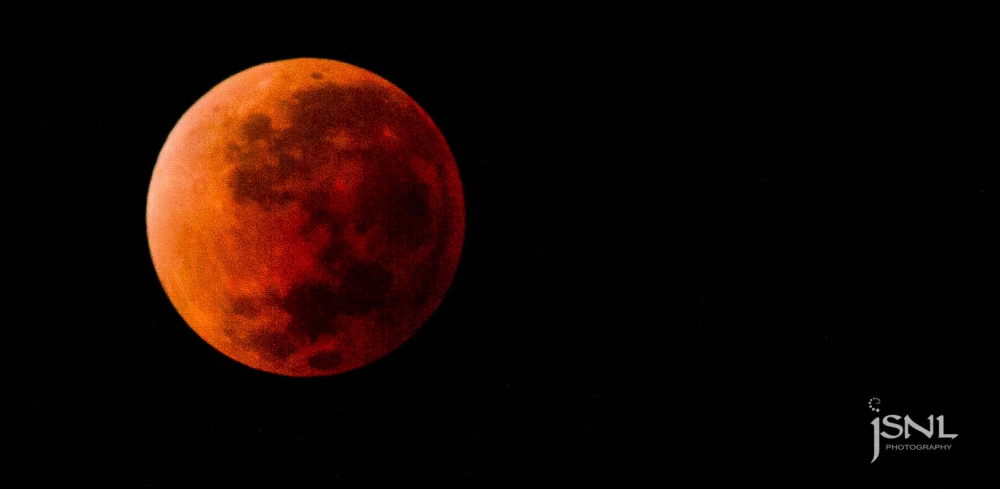 "Luna Roja" de Sebastin Navarro Lehoux