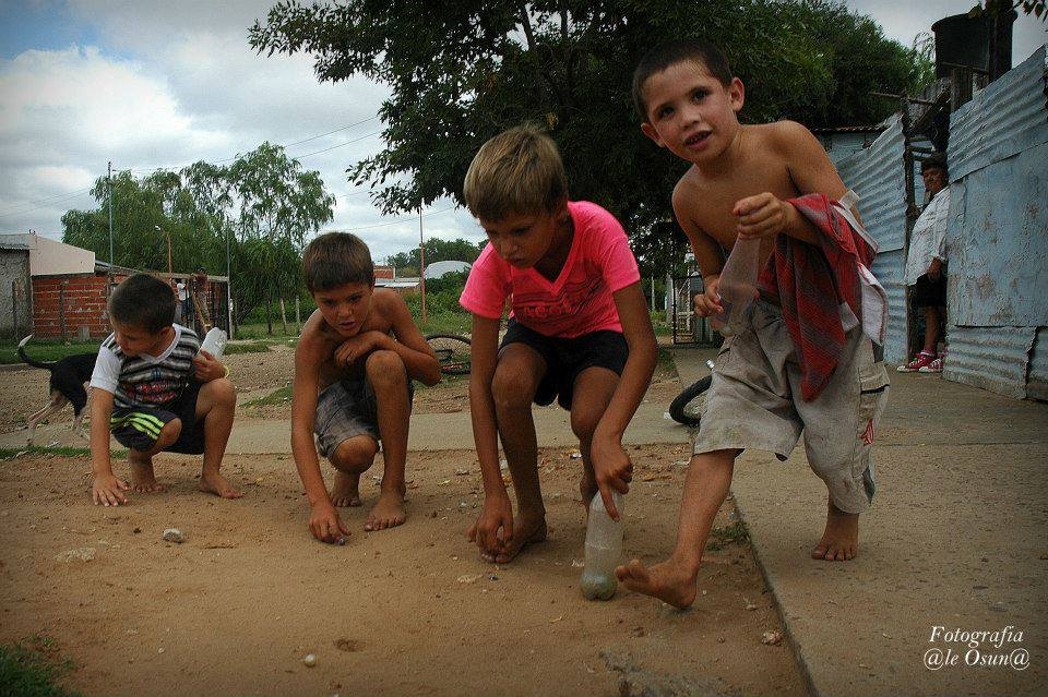 "Nios en su Ambiente." de Alejandro Osuna