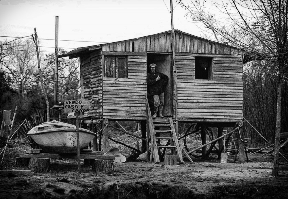 "Vendo casa y canoa" de Hernn Bonsembiante