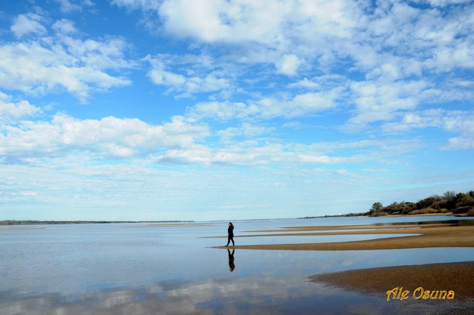 "`Es un Cielo Azul que viaja`" de Alejandro Osuna