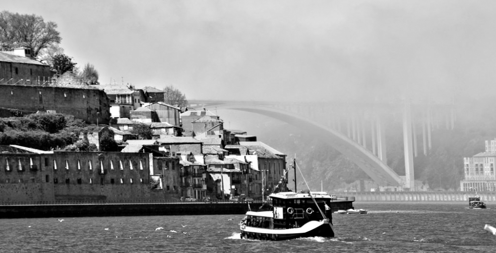 "Niebla en el puente." de Felipe Martnez Prez